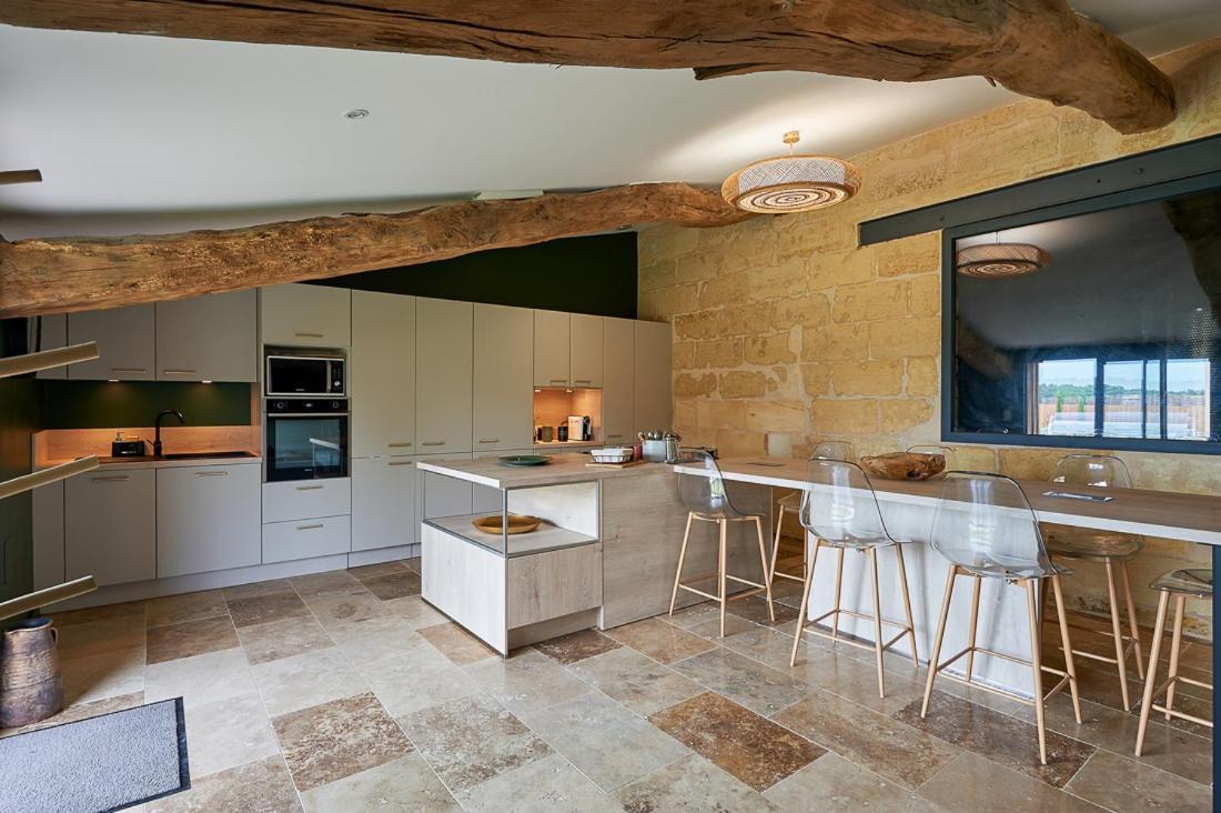 Le Repaire Lagardere Bed & Breakfast Lussac  Exterior photo